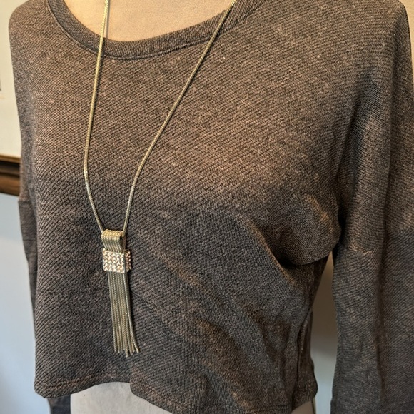 Zenana Outfitters gray long sleeve lightweight cropped top NWT L - Picture 3 of 11